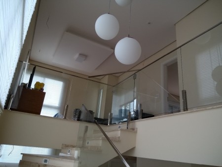 QUARDA-CORPO E ESCADAS 